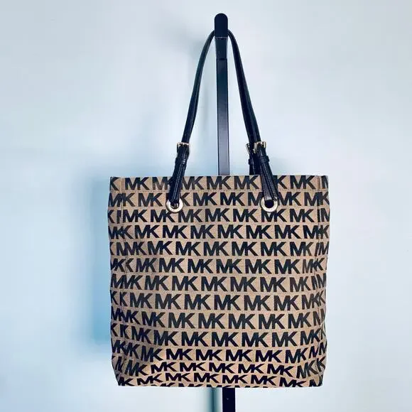 Michael Kors Black/Tan Signature Canvas Jet Set Tote - Picture 2 of 10